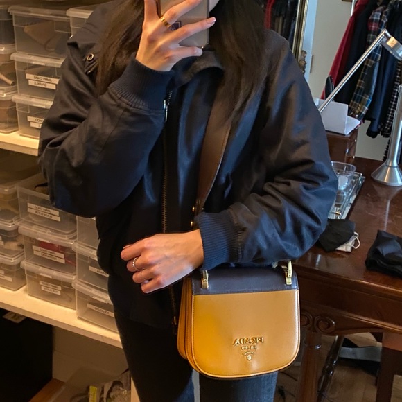 trendy PRADA bag - Picture 2 of 8